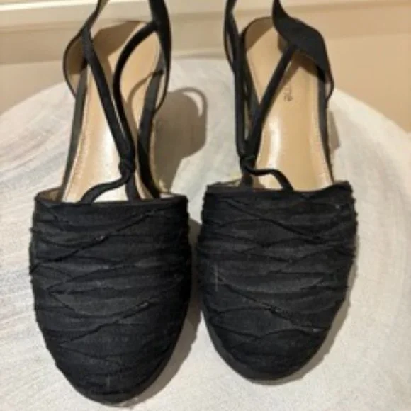 Size 6 Espadrilles - Picture 2 of 4